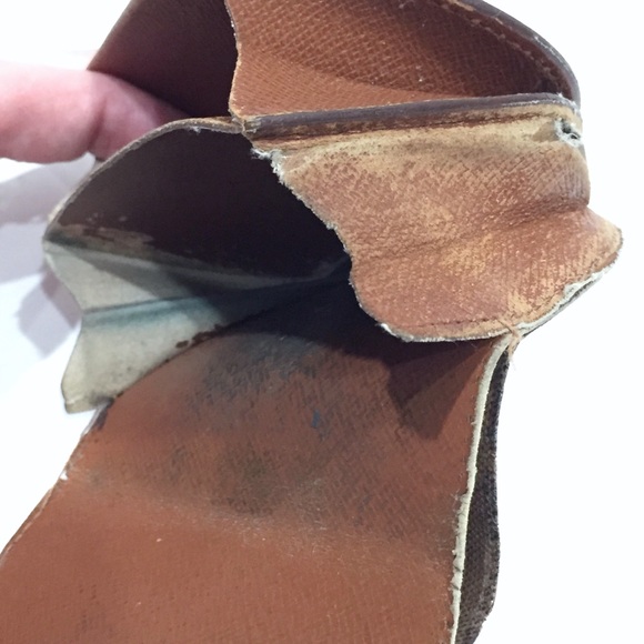 Louis Vuitton rounded coin purse - Picture 2 of 5